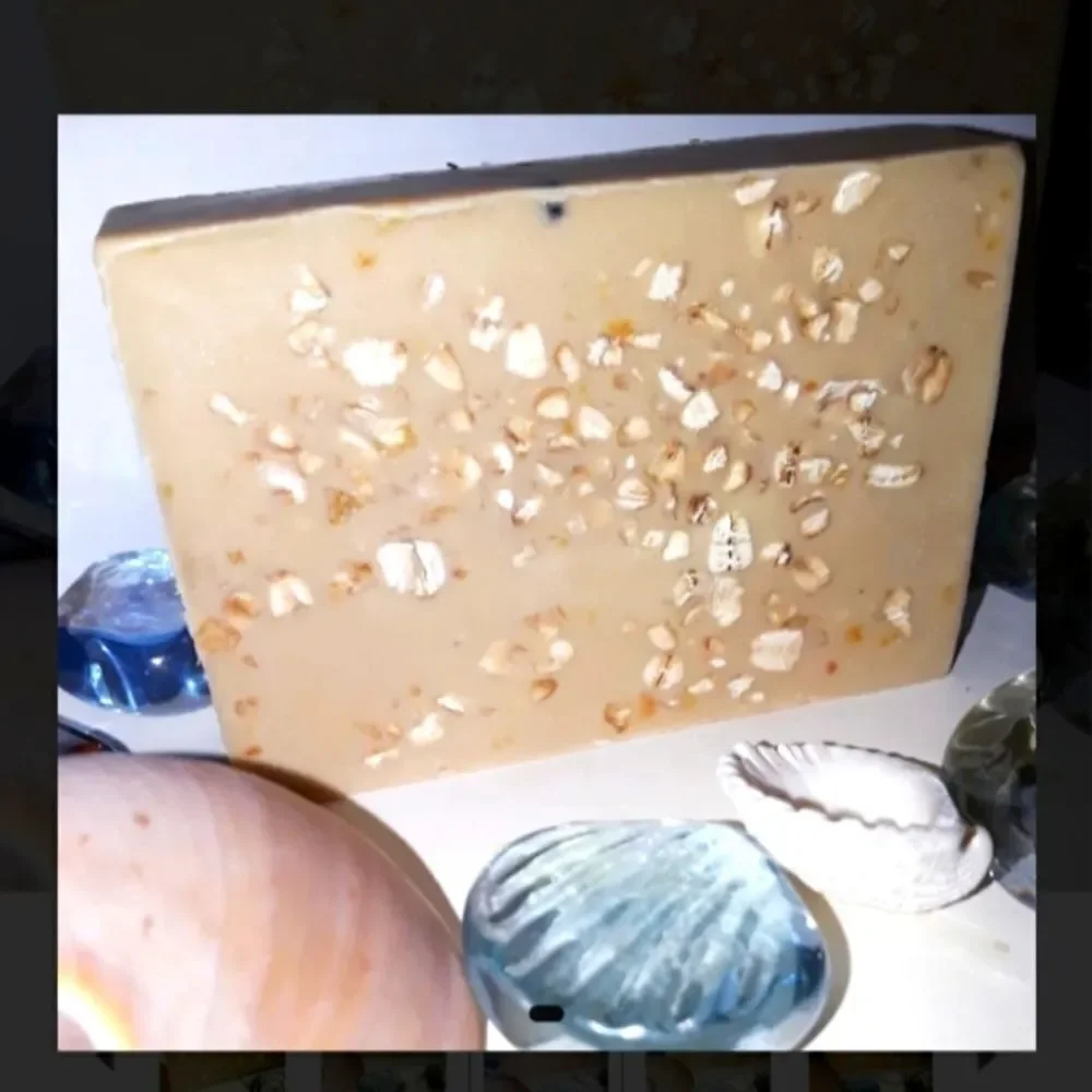 𝅺HAND crafted BERGAMOT & OATS SOAP BAR